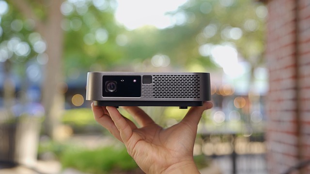 Projecteur logo personnalisé : la solution innovante pour valoriser votre marque en 2025