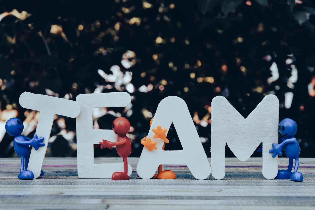 découvrez des stratégies efficaces pour renforcer la motivation d’équipe, améliorer la cohésion au travail et atteindre vos objectifs collectifs avec succès.